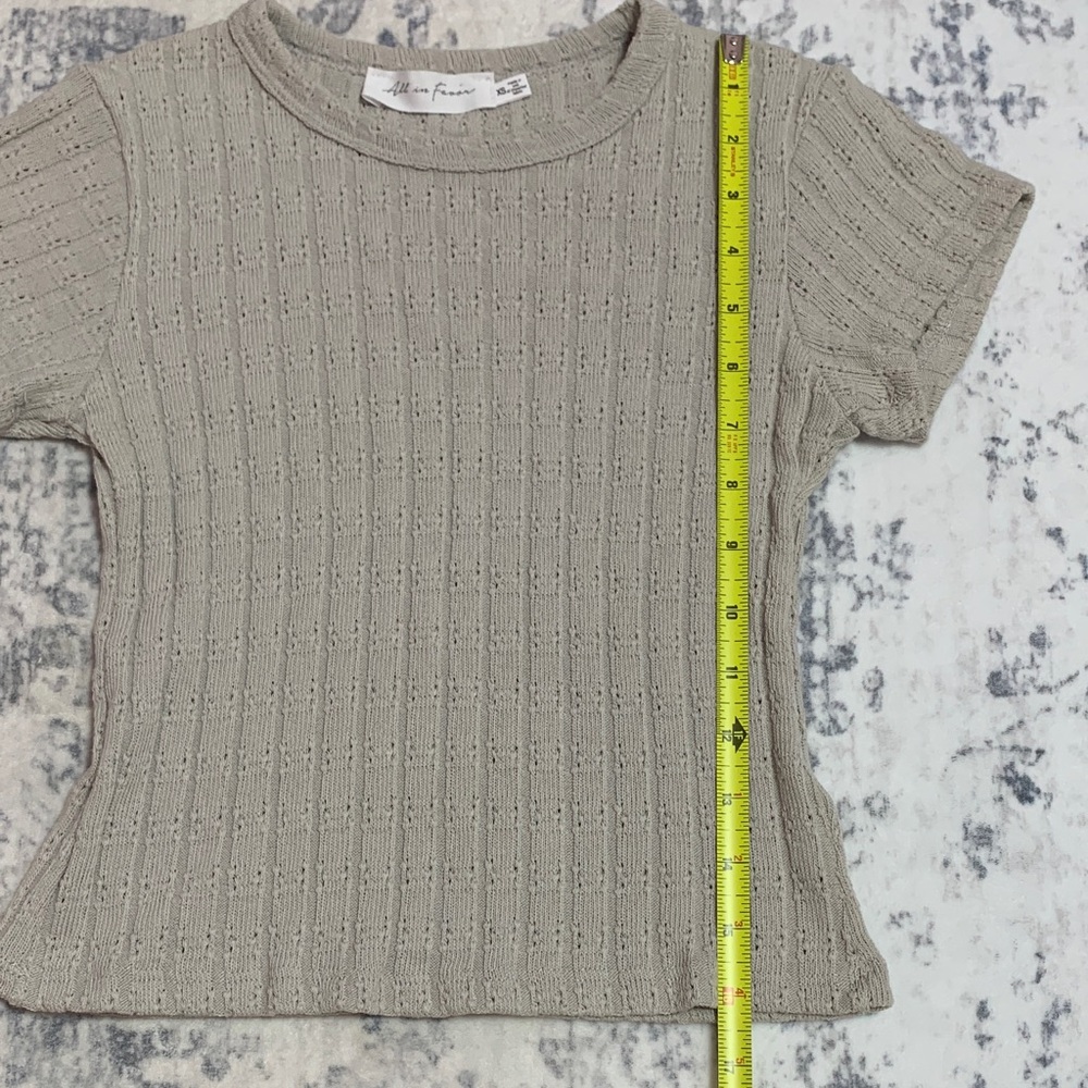 Light Grey Knit Short Sleeve Top - Picture 4 of 6